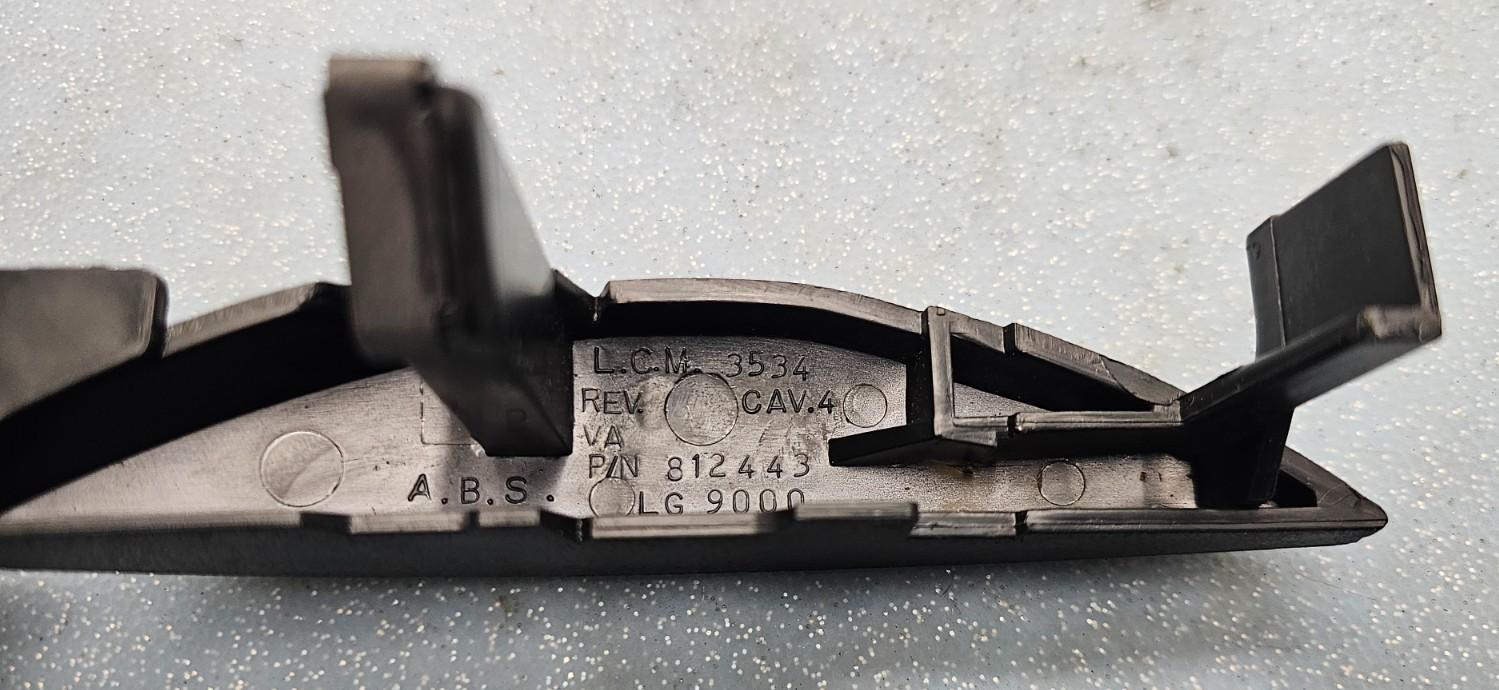 🔥99-07 Silverado Suburban Tahoe Yukon Center Console Armrest Lid latch BLACK