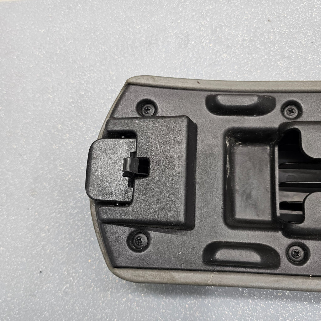 🔥04-08 Chevy Malibu Center Console Arm Rest Lid Cover Top Pad Assembly TAN OEM