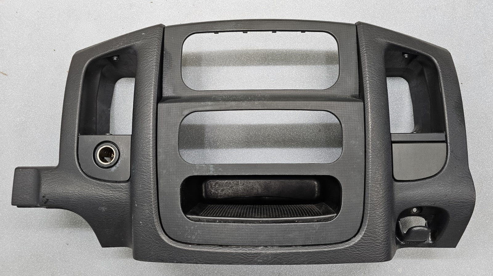 🔥02-05 Dodge RAM Dash RADIO Audio Stereo Bezel Climate Trim Panel Black B10