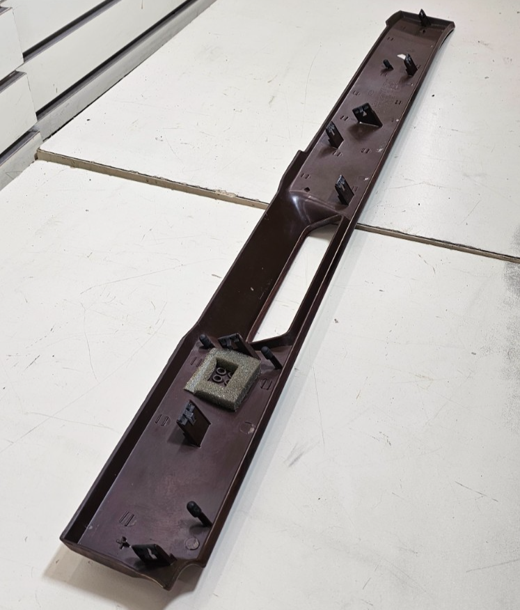 95-96 LESABRE PARK AVENUE DASH LOWER WOODGRAIN COVER PLATE TRIM PANEL BEZEL wood
