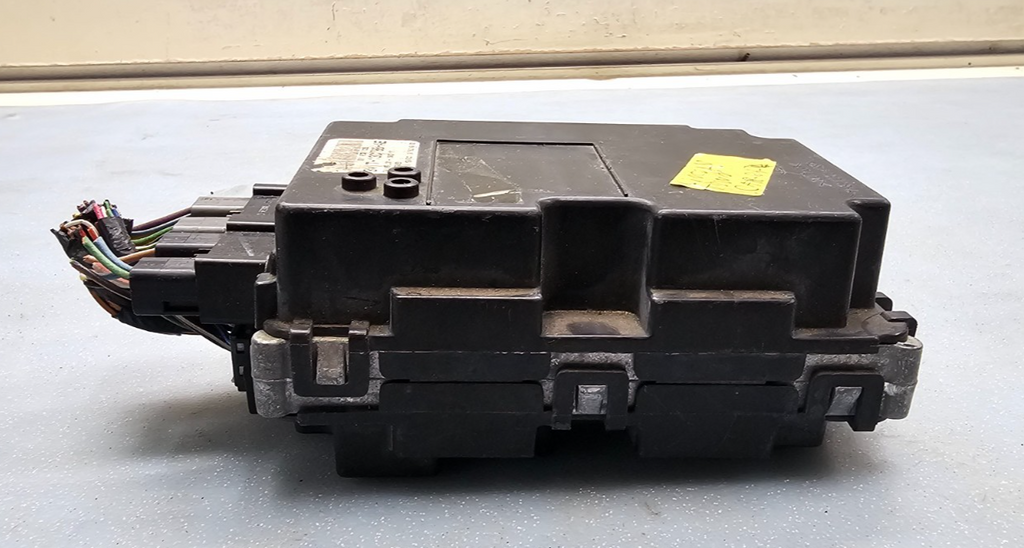 🔥07-11 Town Car Crown Victoria Grand Marquis LCM Lighting Control Module 4 Plug