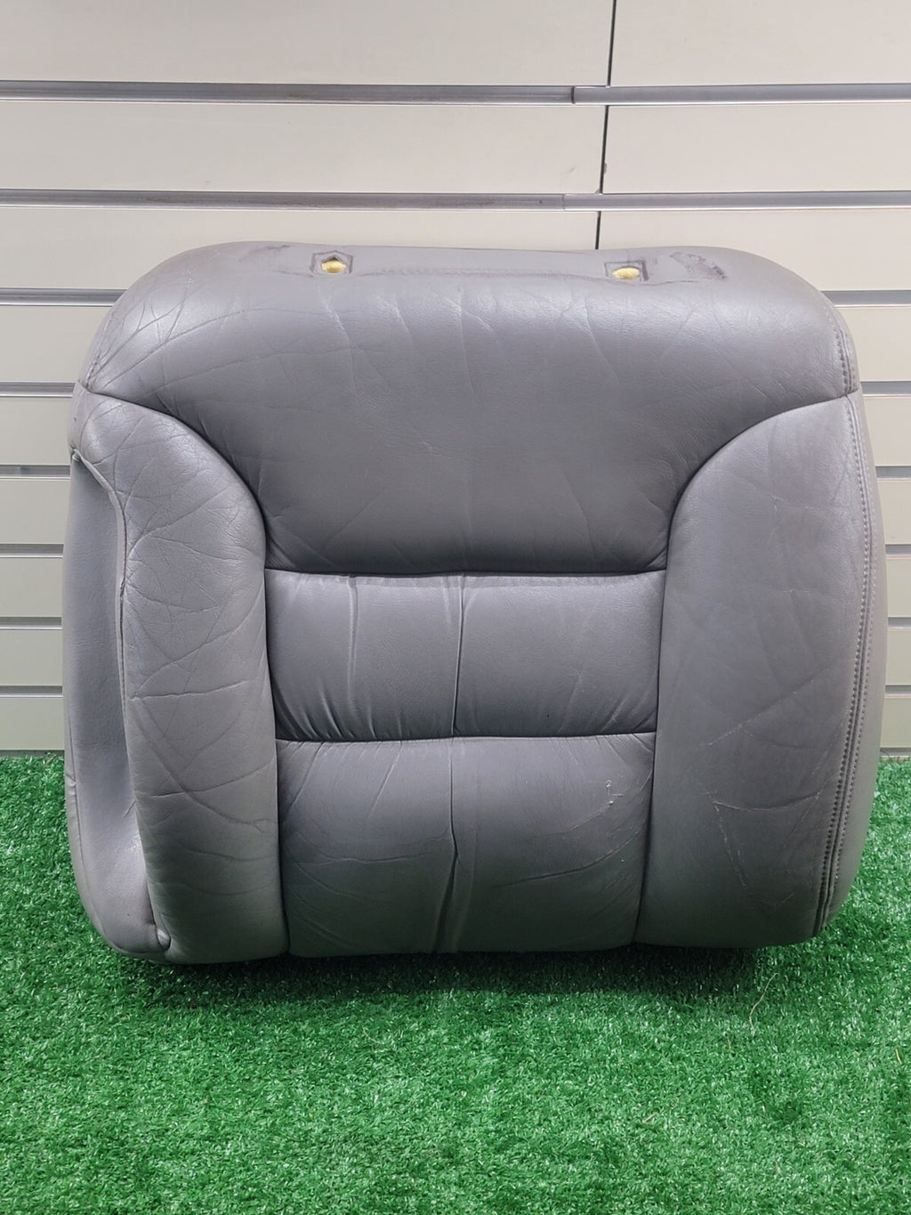 🔥1995-1999 Chevy GMC Silverado  Seat rest cushion leather front left V2 gray