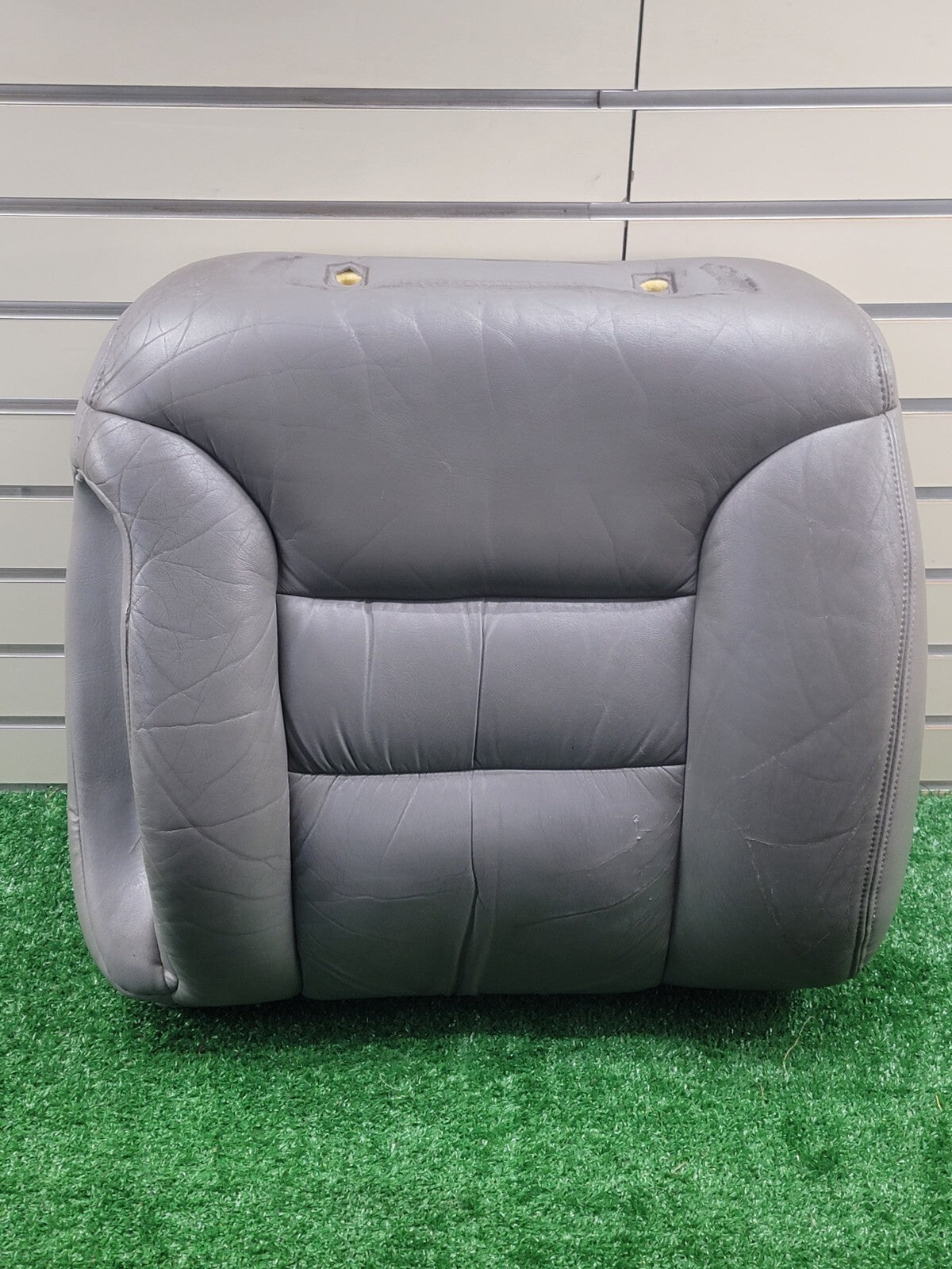 🔥1995-1999 Chevy GMC Silverado  Seat rest cushion leather front left V2 gray
