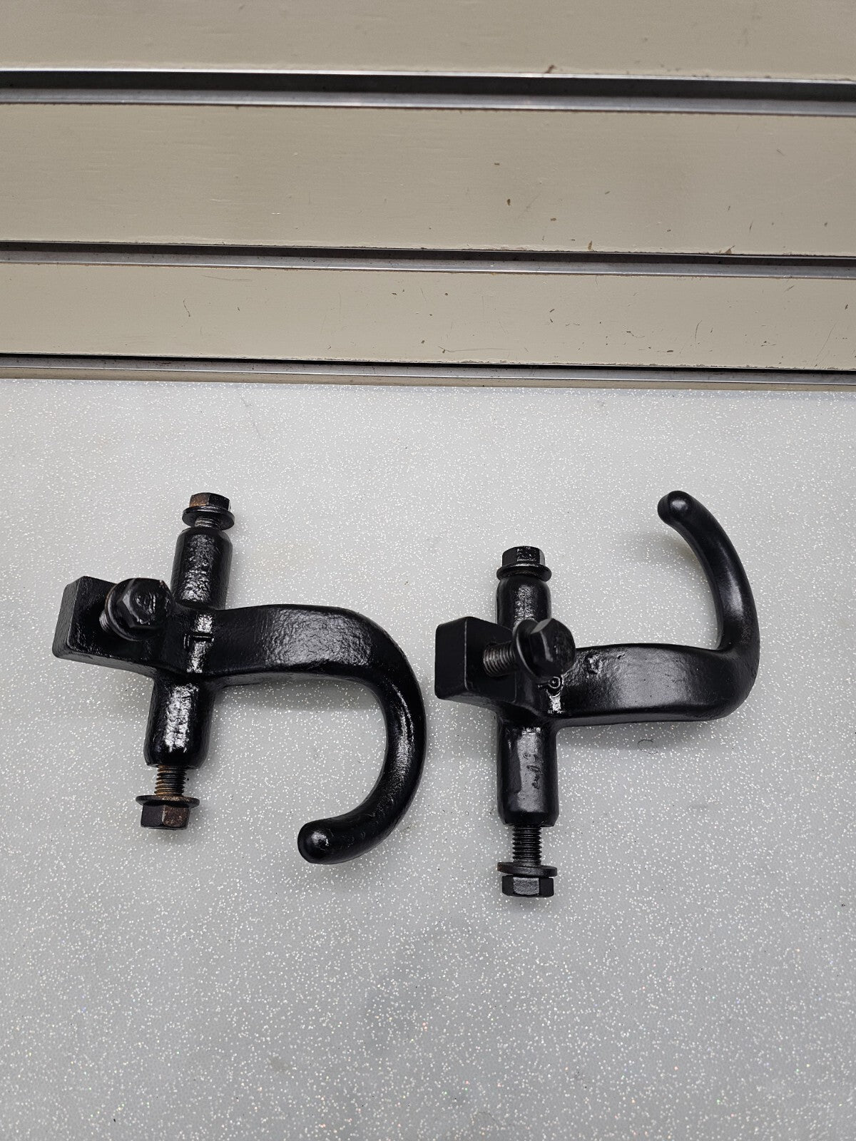 🔥 1999-2006 Chevrolet Silverado Tahoe GMC Yukon Sierra Front Tow Hooks Set OEM