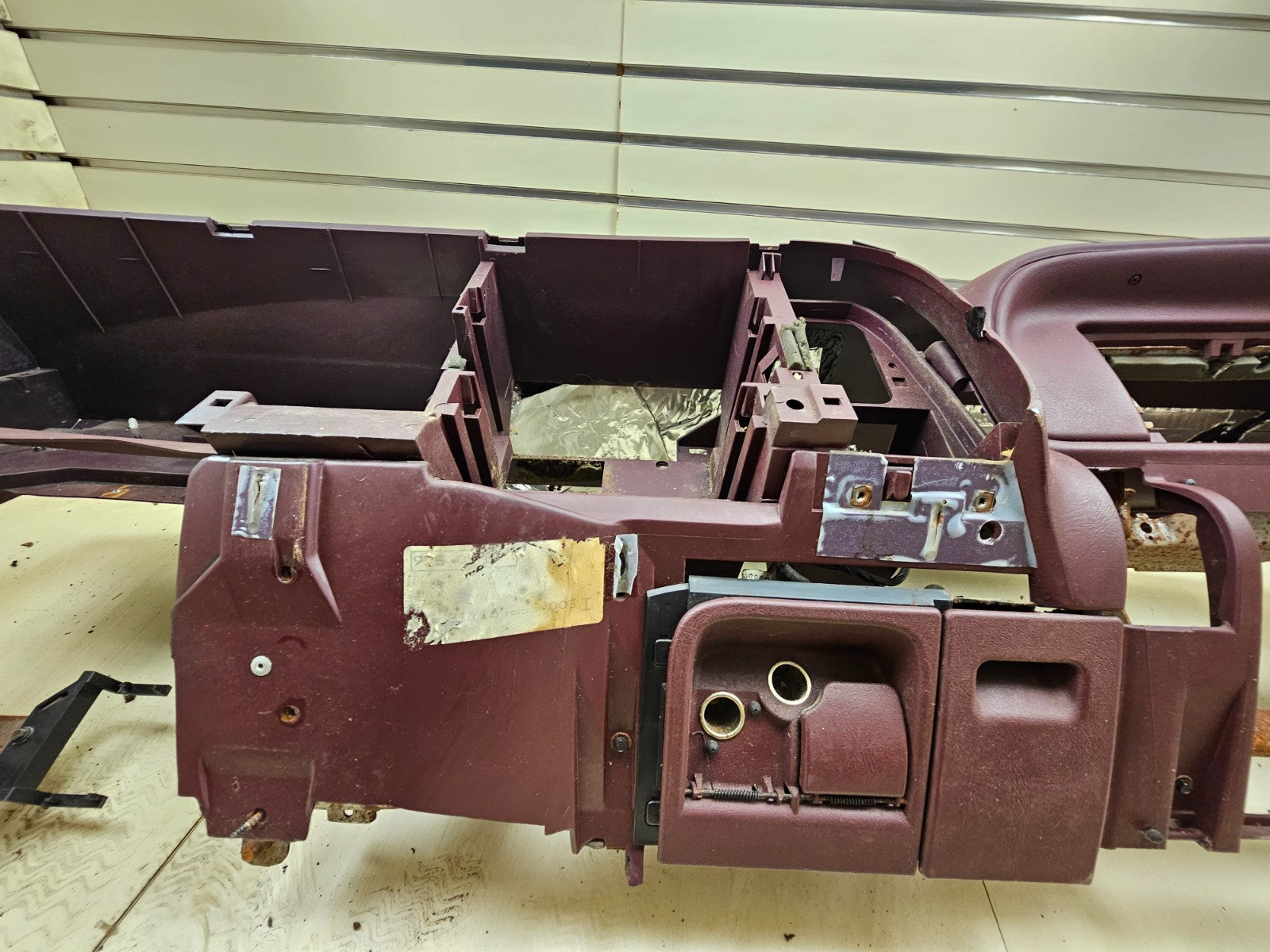 🔥95-99 CHEVY GMC SILVERADO C/K Dashboard DASH CORE Frame Mount Assembly RED DB2