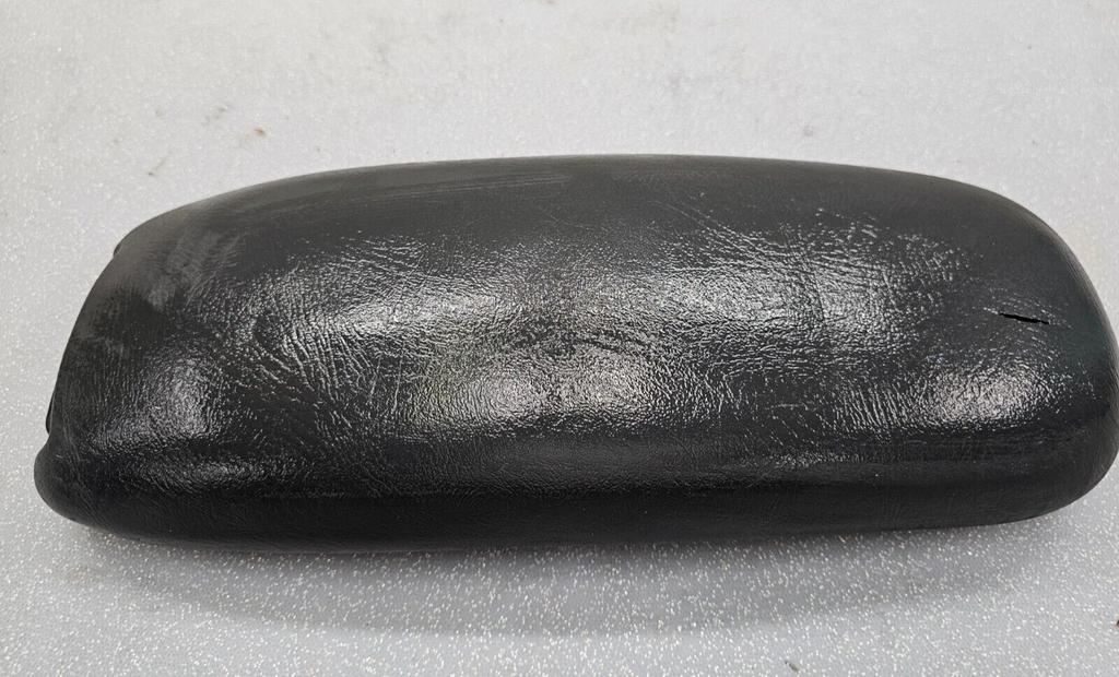 98-04 BLAZER S10 JIMMY SONOMA Front Center Console Lid Armrest Cover Graphite L7