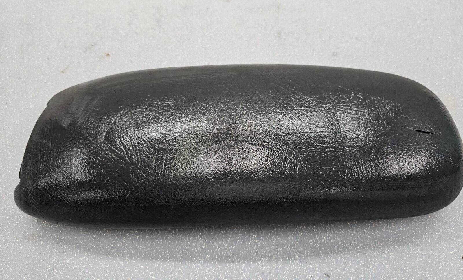 98-04 BLAZER S10 JIMMY SONOMA Front Center Console Lid Armrest Cover Graphite L7