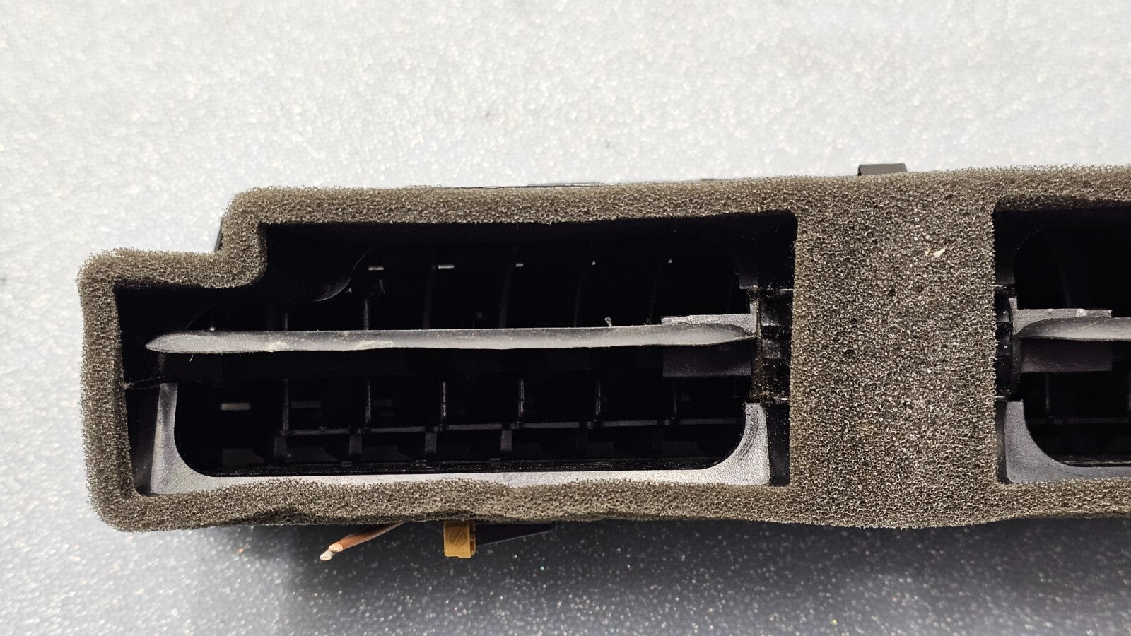 09-12 Audi A4 S4 A5 Center Dash AC Air Vent Heater Conditioner Instrument Black