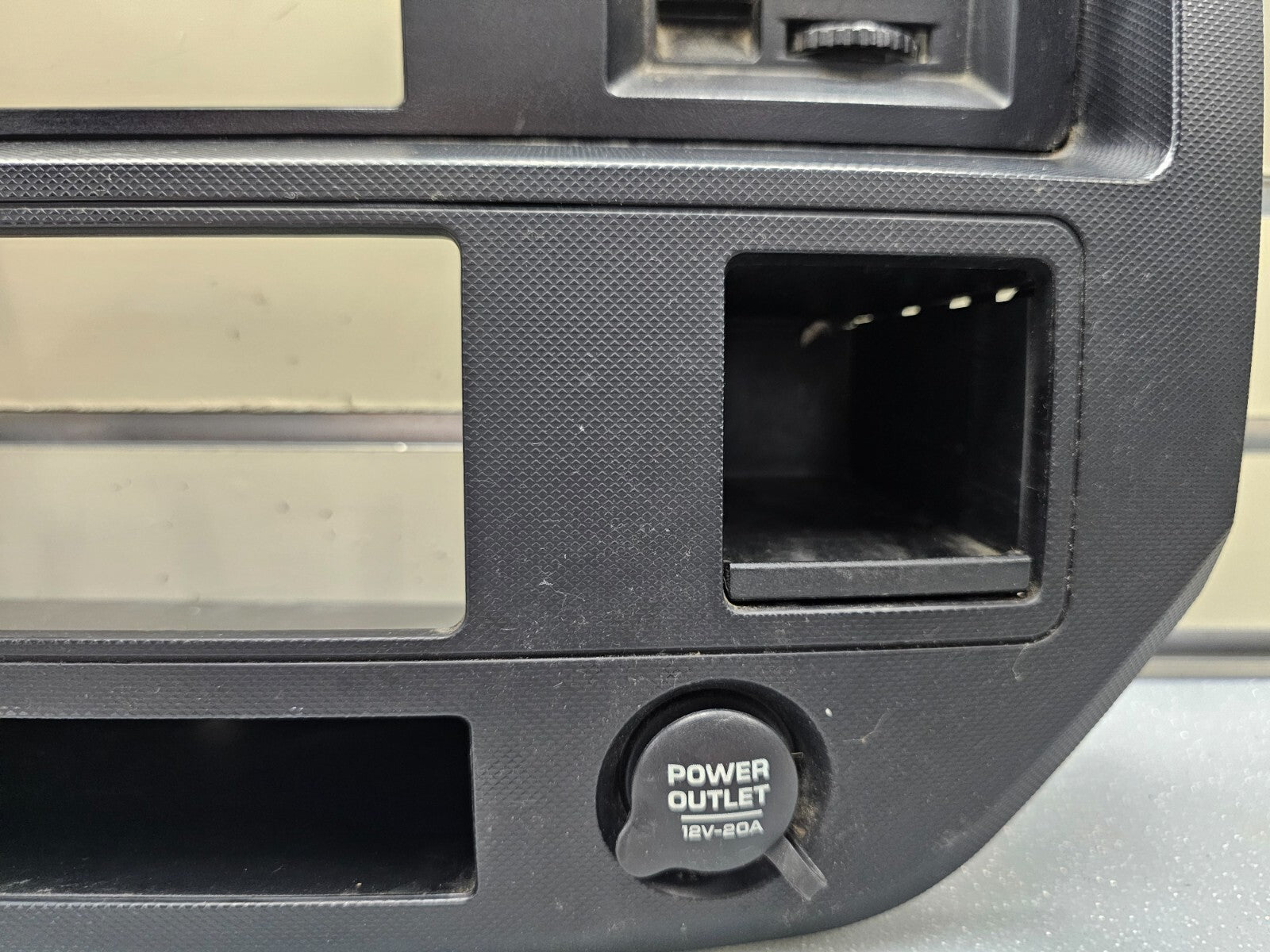 06-08 Dodge RAM Dash RADIO Stereo Bezel Climate Trim Panel CARBON Black OEM B11