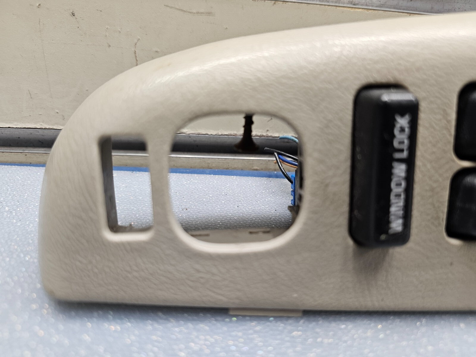🔥99-02 Tahoe Suburban Yukon Left Driver Master Power Window Switch Assembly TAN