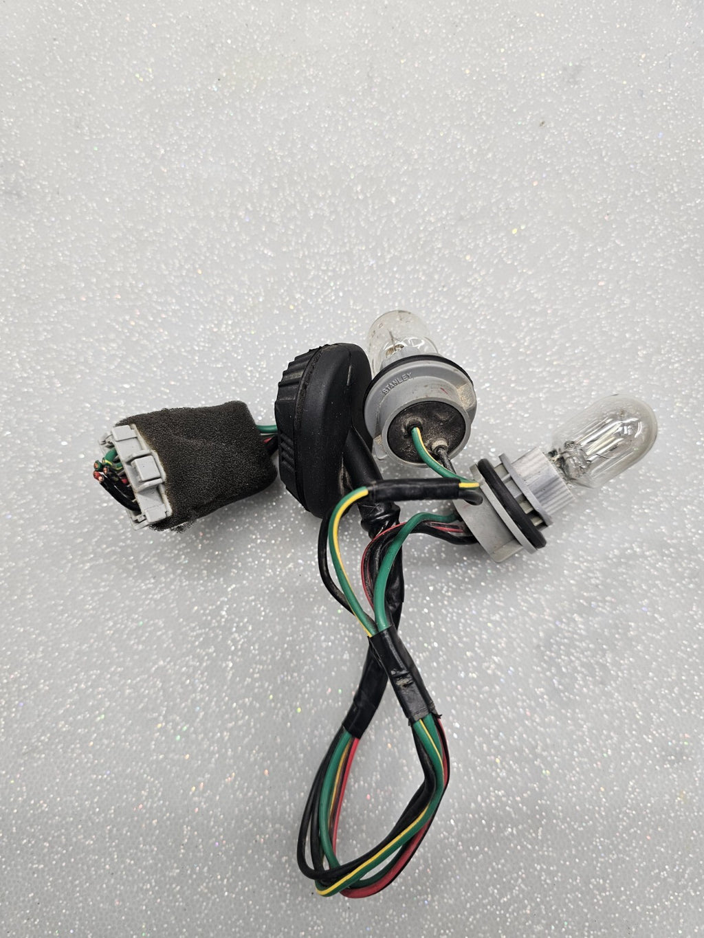 🔥1999 - 2004 Honda Odyssey Tail Light Lamp Wiring Harness Bulb Socket