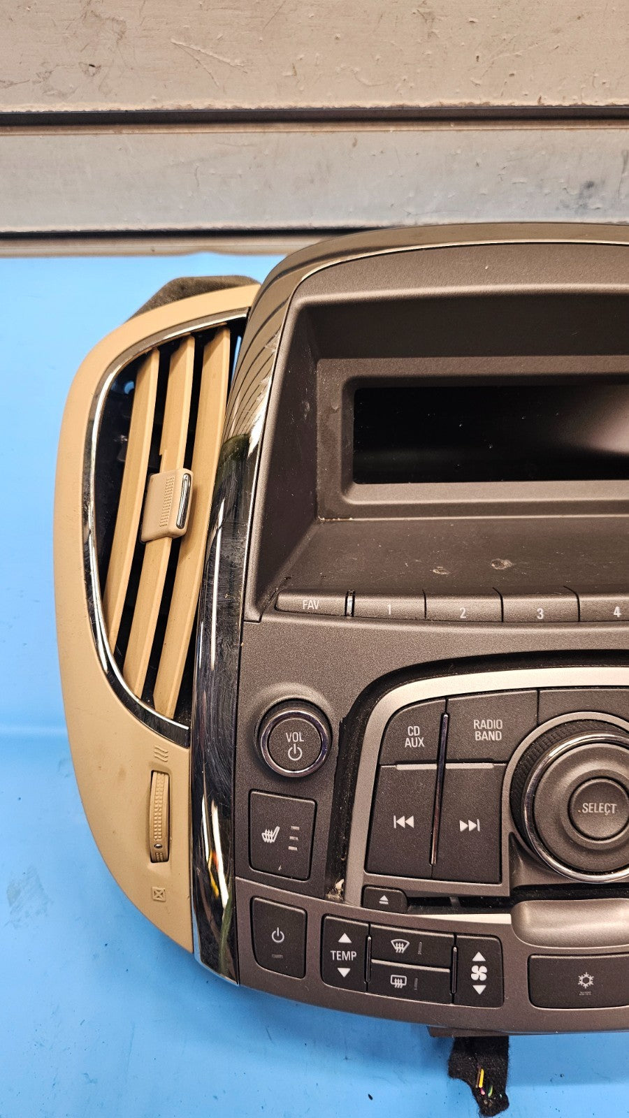 🔥10-12 ALLURE LACROSSE DASH RADIO STEREO DISPLAY BEZEL CLIMATE SCREEN BLACK/TAN