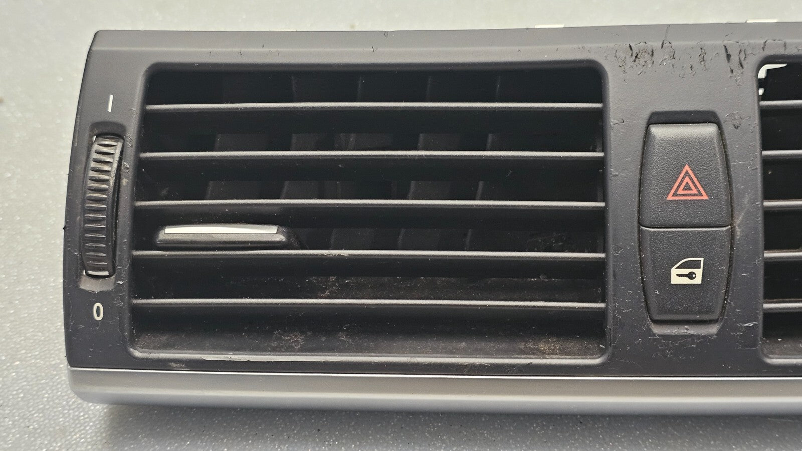 07-13 BMW X5 Center Dash Air Vent Heater Filter Conditioner Bezel Assembly Black