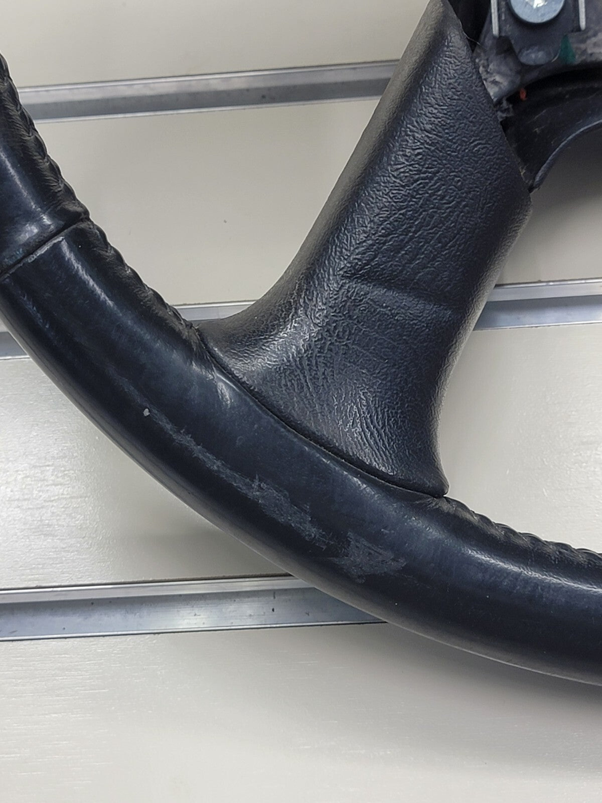 🔥03-06 SILVERADO SIERRA YUKON TAHOE SUBURBAN STEERING WHEEL LEATHER BLACK