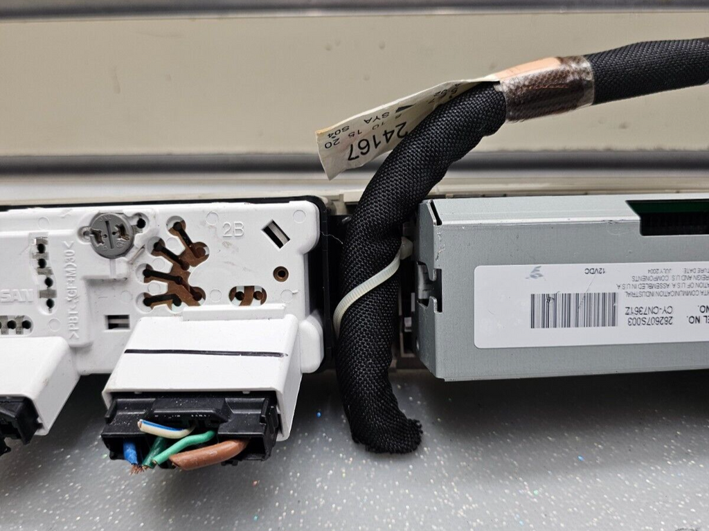 🔥2004 - 2007 INFINITI QX56 Rear Audio Radio Control Panel
