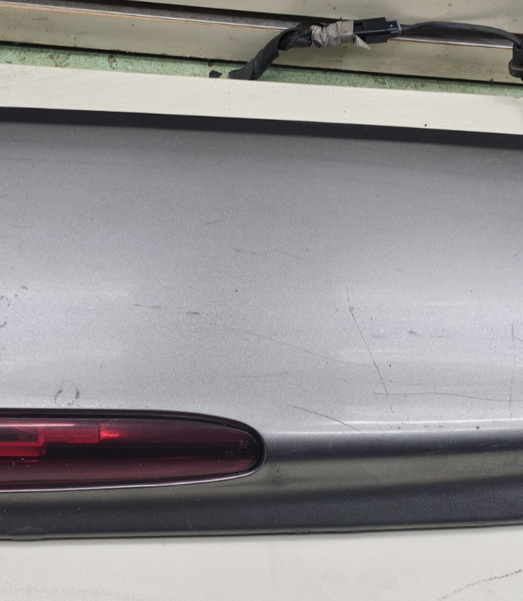 🔥2002-2009 Chevrolet Trailblazer Rear Hatch Spoiler Brake Light Silver OEM SP2