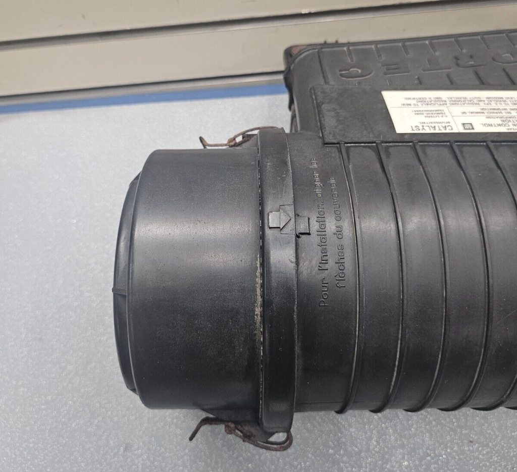 🔥2007-2014 Express 1500 Van Savana 1500 Van Air Intake Cleaner Filter Box OEM