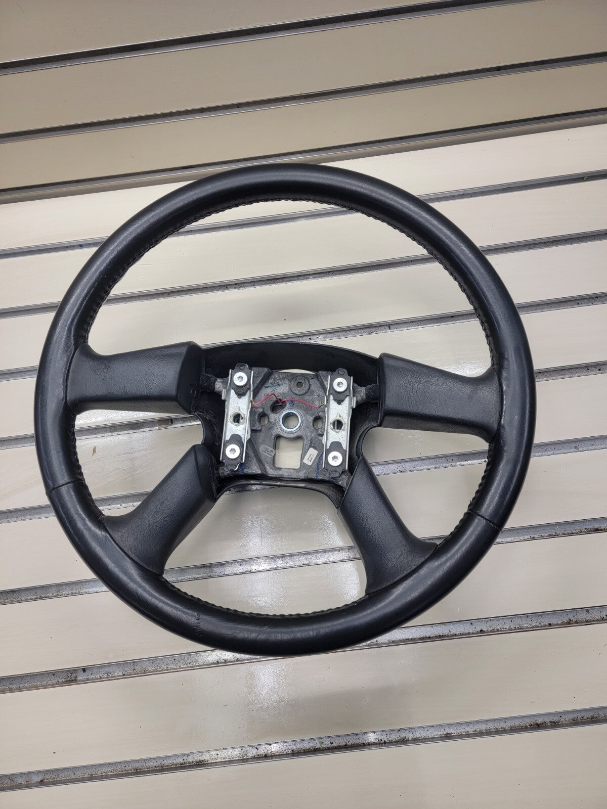 🔥03-06 SILVERADO SIERRA YUKON TAHOE SUBURBAN STEERING WHEEL LEATHER BLACK