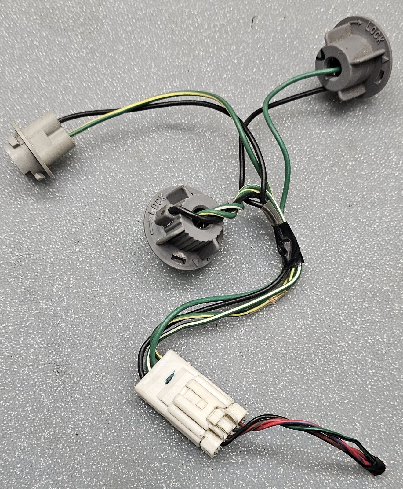 🔥2004-2006 Nissan Sentra Tail Light Break Light wire Wiring Harness Bulb Socket