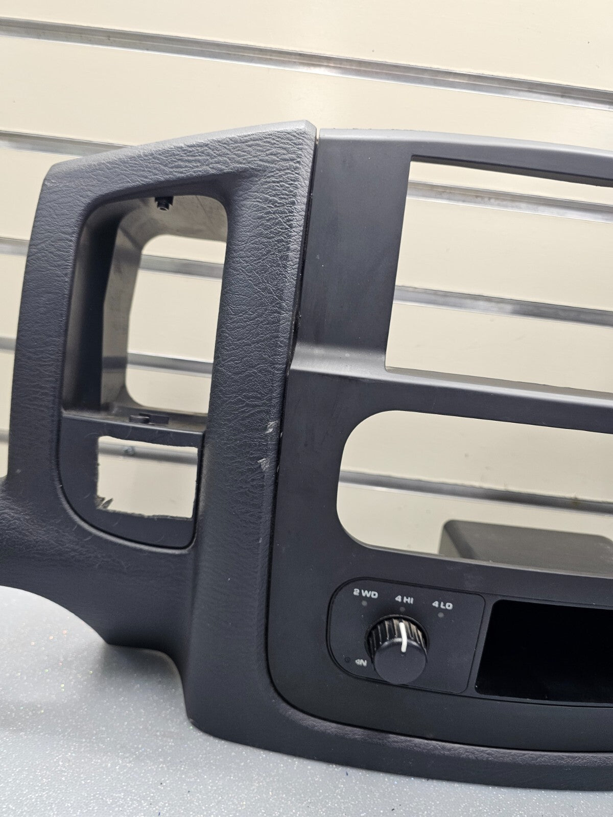 🔥02-05 Dodge RAM Dash RADIO SUUROUND Bezel Climate Trim Panel Storage Black B10