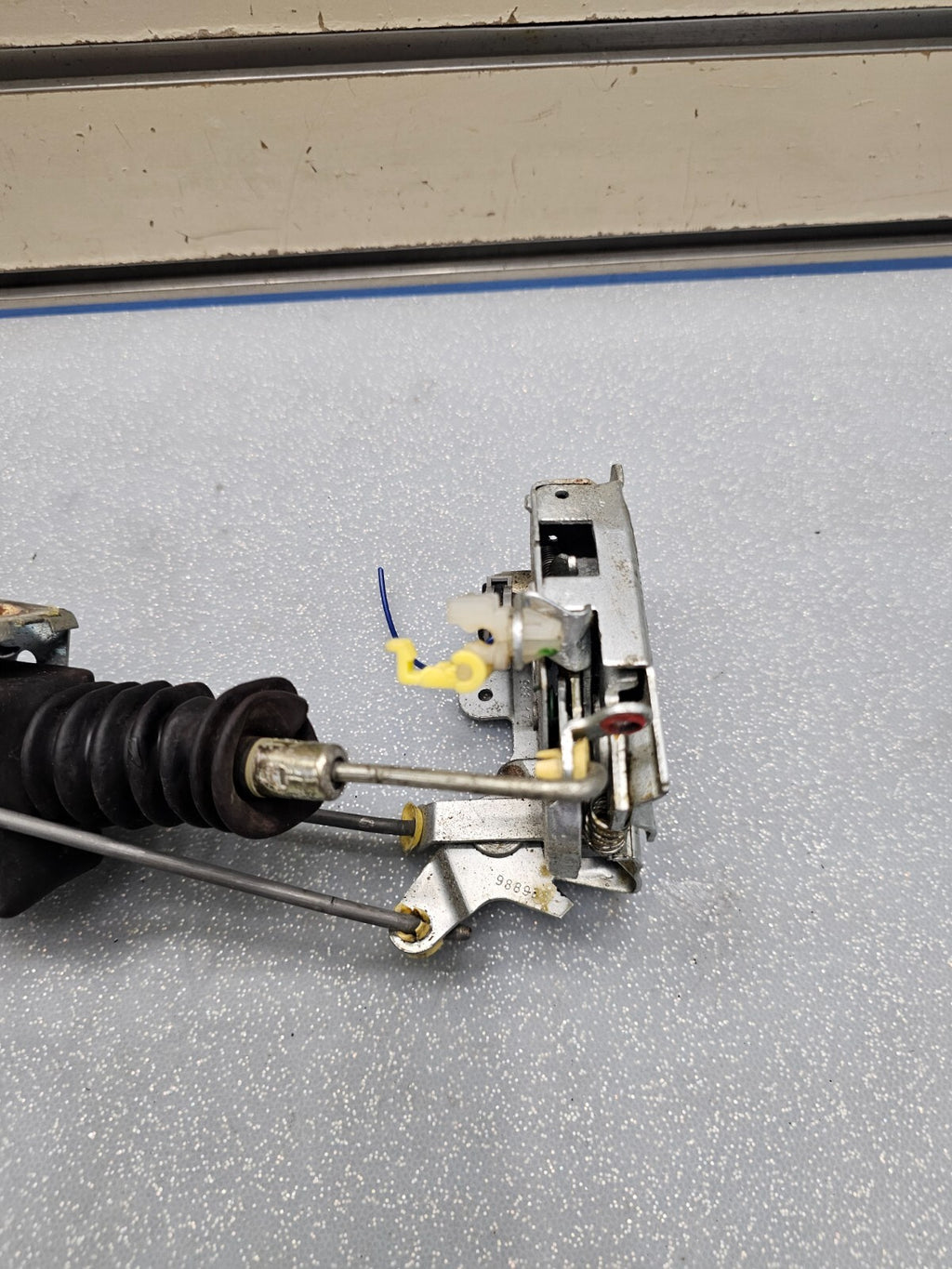 🔥2003-2011 LINCOLN TOWN CAR LEFT HAND REAR DOOR LOCK LATCH ACTUATOR ASSEMBLY