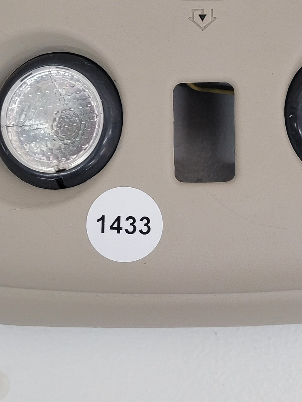🔥03-06 Escalade Tahoe Yukon OVERHEAD ROOF CONSOLE/MAP LIGHT  LIGHT TAN