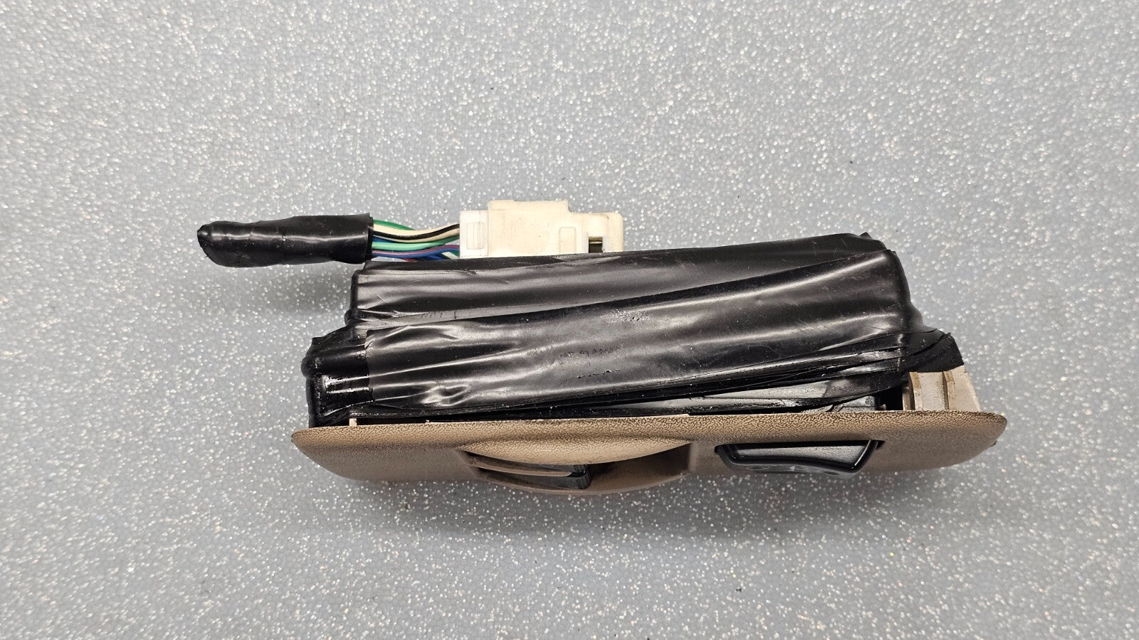 98-03 Sienna Solara 00-06 Tundra Power Driver Master Window Switch Assembly Tan
