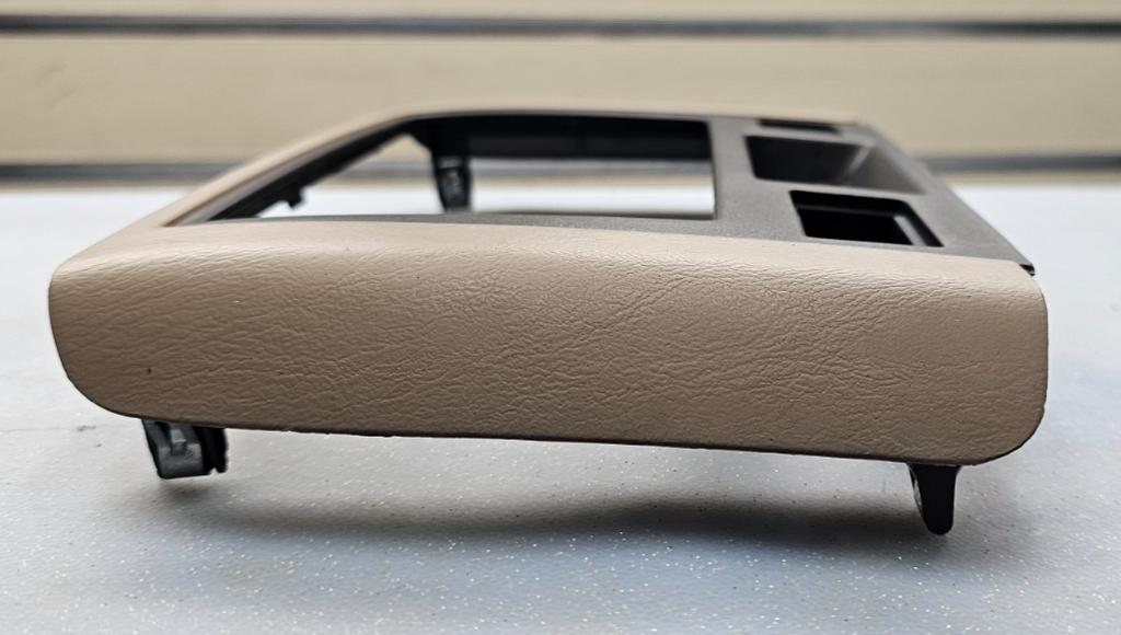 🔥1998-2003 TOYOTA SIENNA Front Dashboard Radio Surround Trim Panel Cover TAN