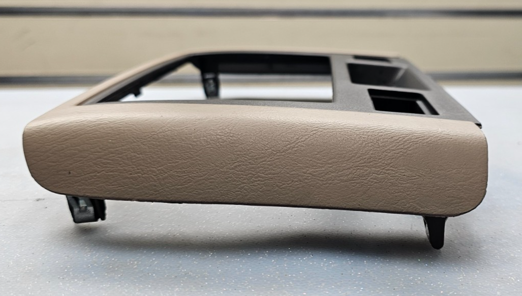 🔥1998-2003 TOYOTA SIENNA Front Dashboard Radio Surround Trim Panel Cover TAN