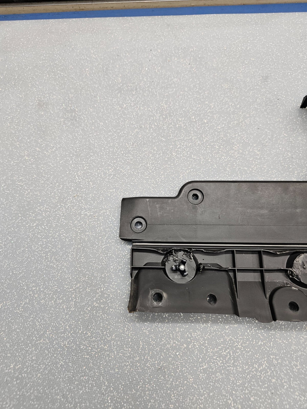 🔥99-09 Montana Uplander Venture Glove Box Storage Compartment Hinge Assembly