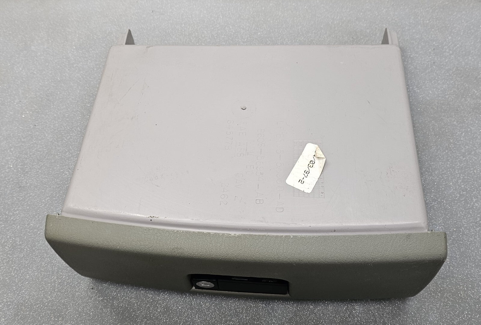🔥01-07 CARAVAN TOWN COUNTRY DASH GLOVE BOX COMPARTMENT LID COVER ASSEMBLY GRAY