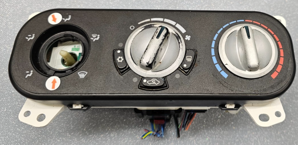07-09 Patriot Compass Caliber Dash Heater Climate Temperatur Control Conditioner