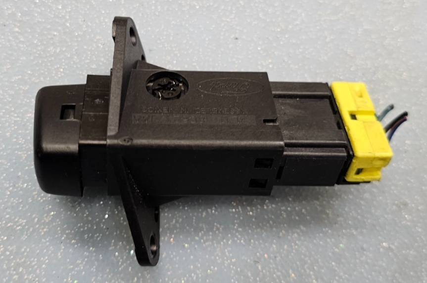 🔥99-02 Ford Expedition Navigator Rear Defroster Control Switch Assembly Black