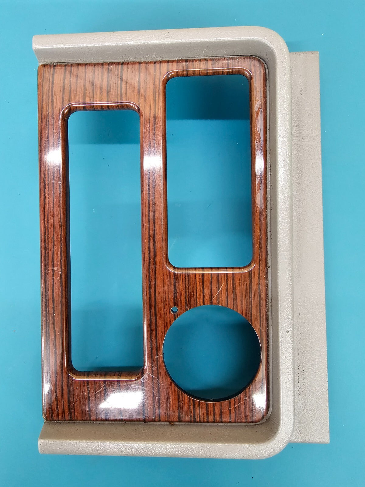 02-06 Cadillac Escalade Radio Dash Trim Surround Bezel Trim Panel woodgrain