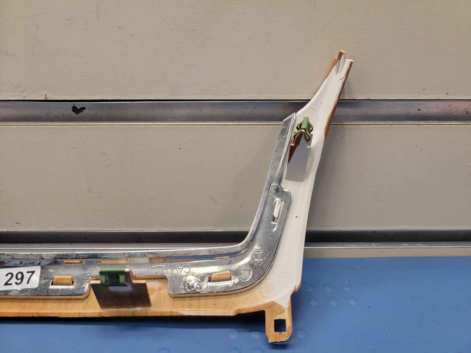 🔥08-12 Chevy MALIBU Center Dash Radio Bezel Panel UPPER Vent Trim WOODGRAIN B8