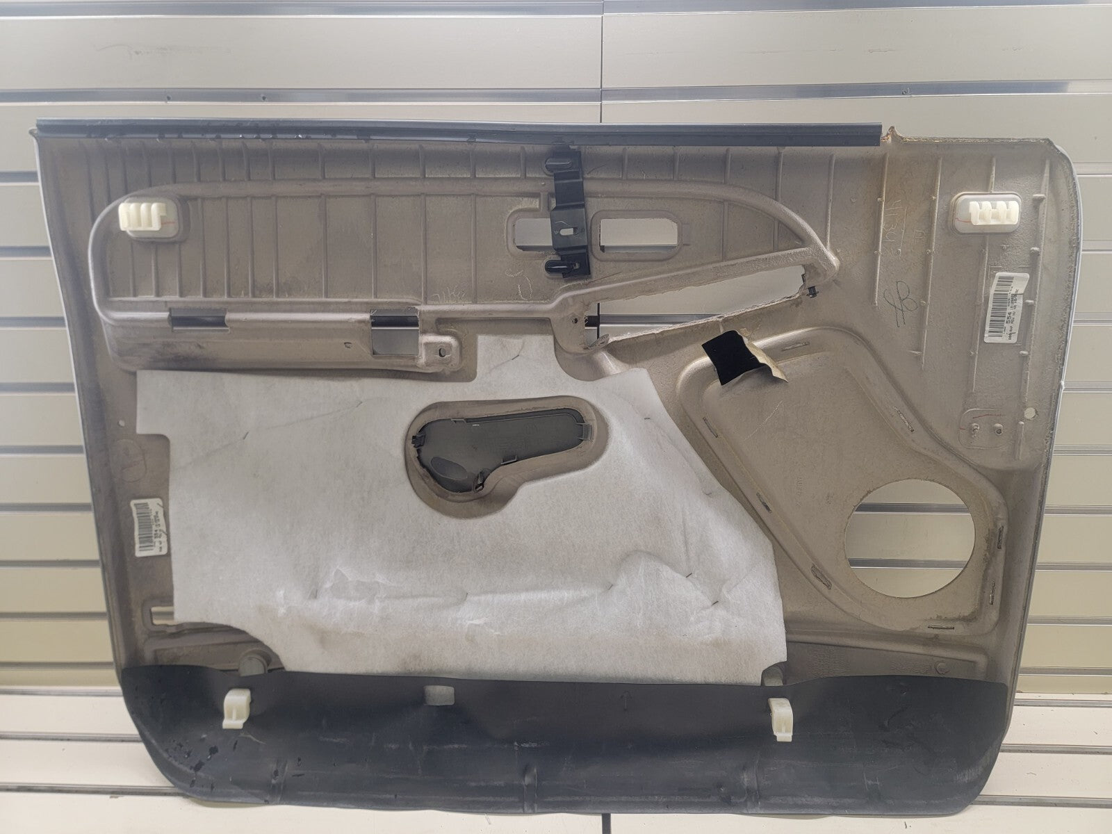 🔥2003-2006 Chevy Silverado SIERRA Door Panel Front right passenger gray D5