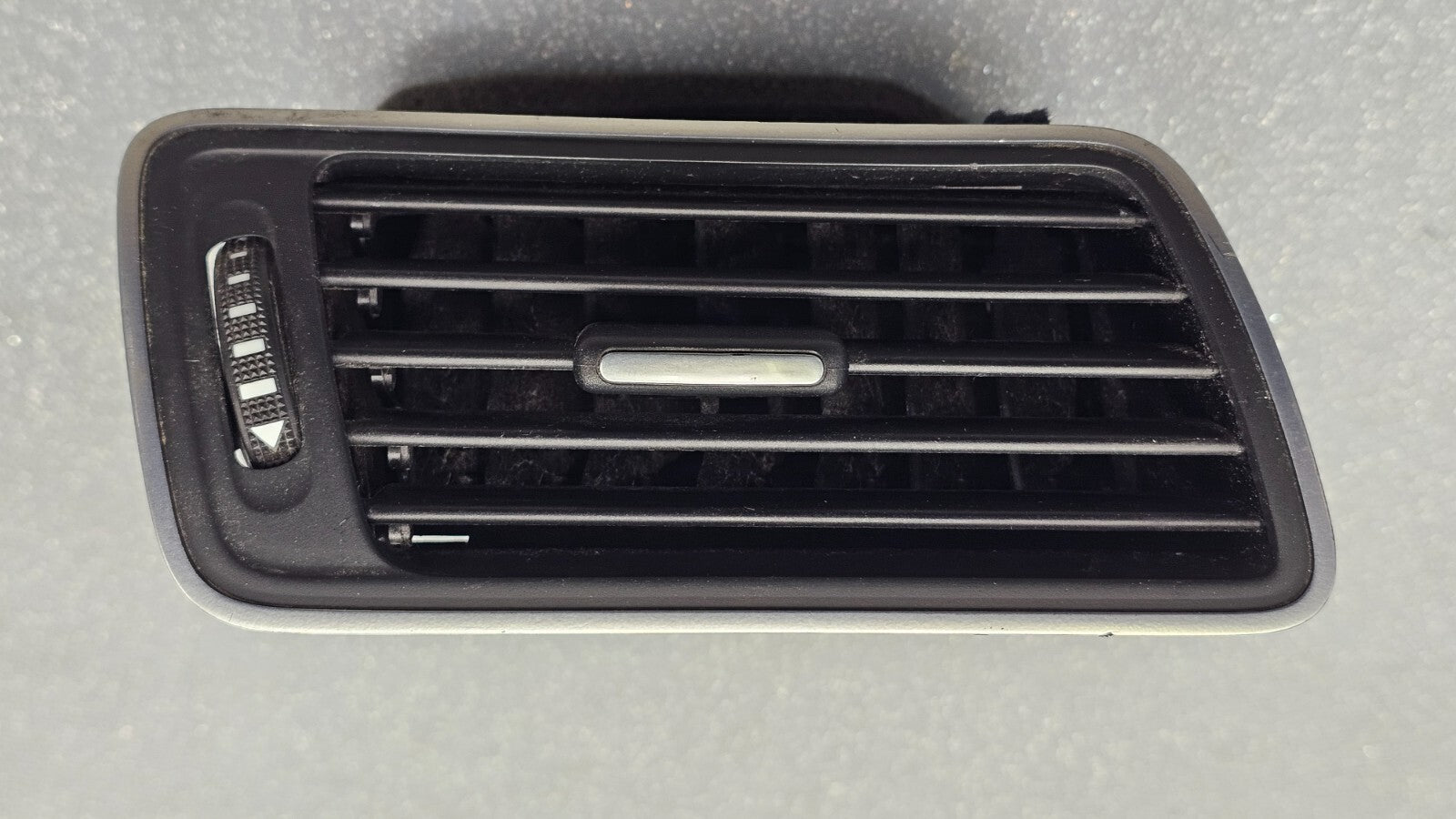 🔥09-17 VW Passat CC Front Right passenger Air Vent A/C AC Heater Panel Black