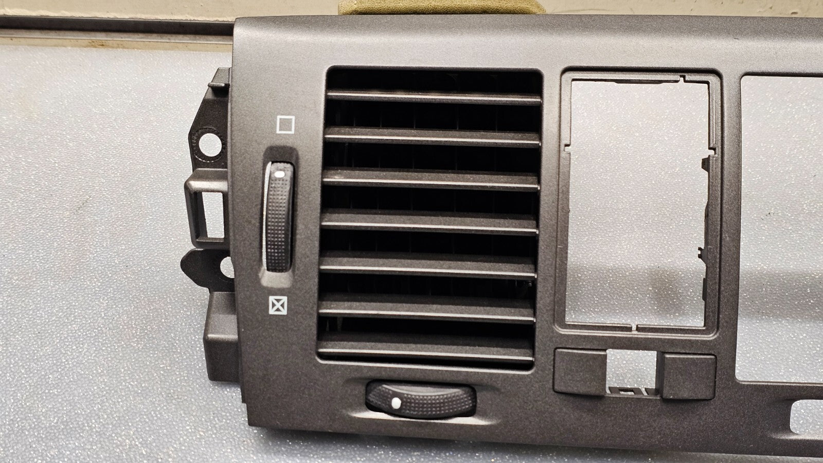 🔥06-11 Cadillac DTS Dash Center Air Vent Heater Bezel Conditioning GRAY OEM