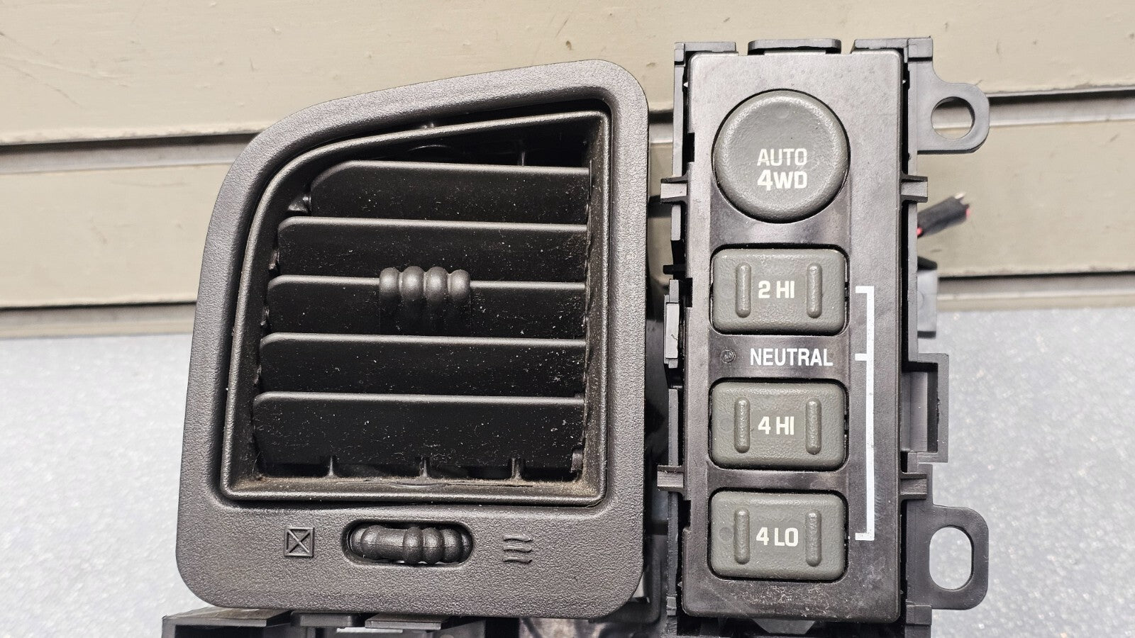 🔥99-06 Chevy Silverado Sierra Headlight Switch left Driver Air Vent Black HS19
