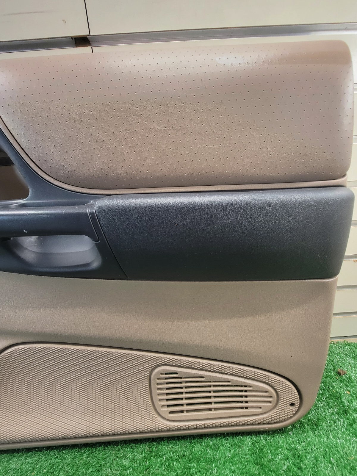 🔥98-02 FORD RANGER PASSENGER RIGHT FRONT DOOR TRIM PANEL SUPERCAB  TAN