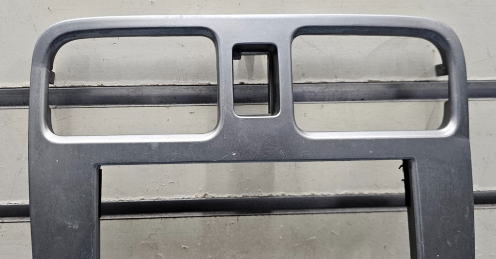 03-08 Subaru Forester Radio Trim Panel Climate Control Center Dash Bezel Silver