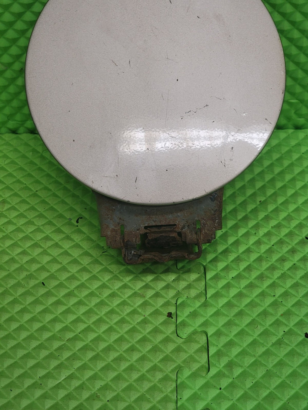 🔥99-06 Chevrolet Tahoe Silverado GMC Gas Tank Fuel Filler Door Indigo SILVER
