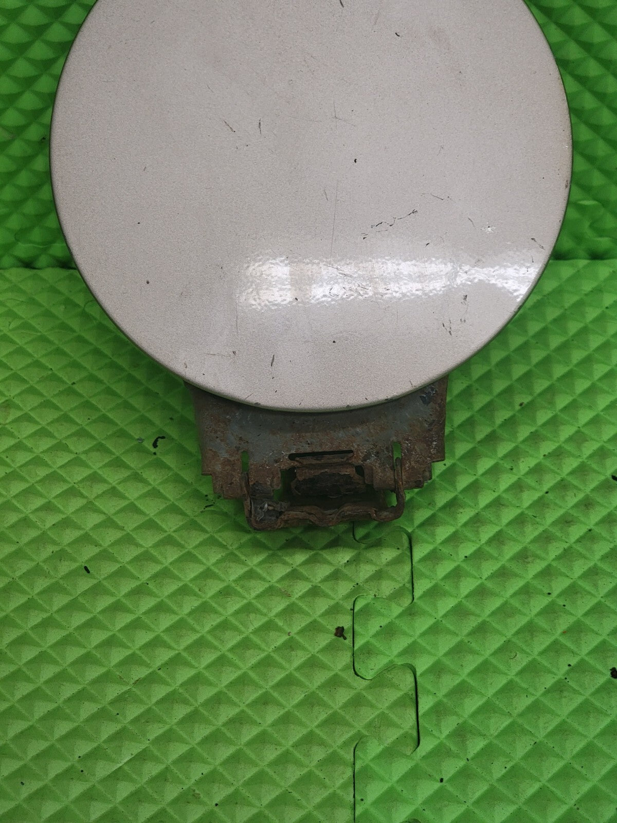 🔥99-06 Chevrolet Tahoe Silverado GMC Gas Tank Fuel Filler Door Indigo SILVER