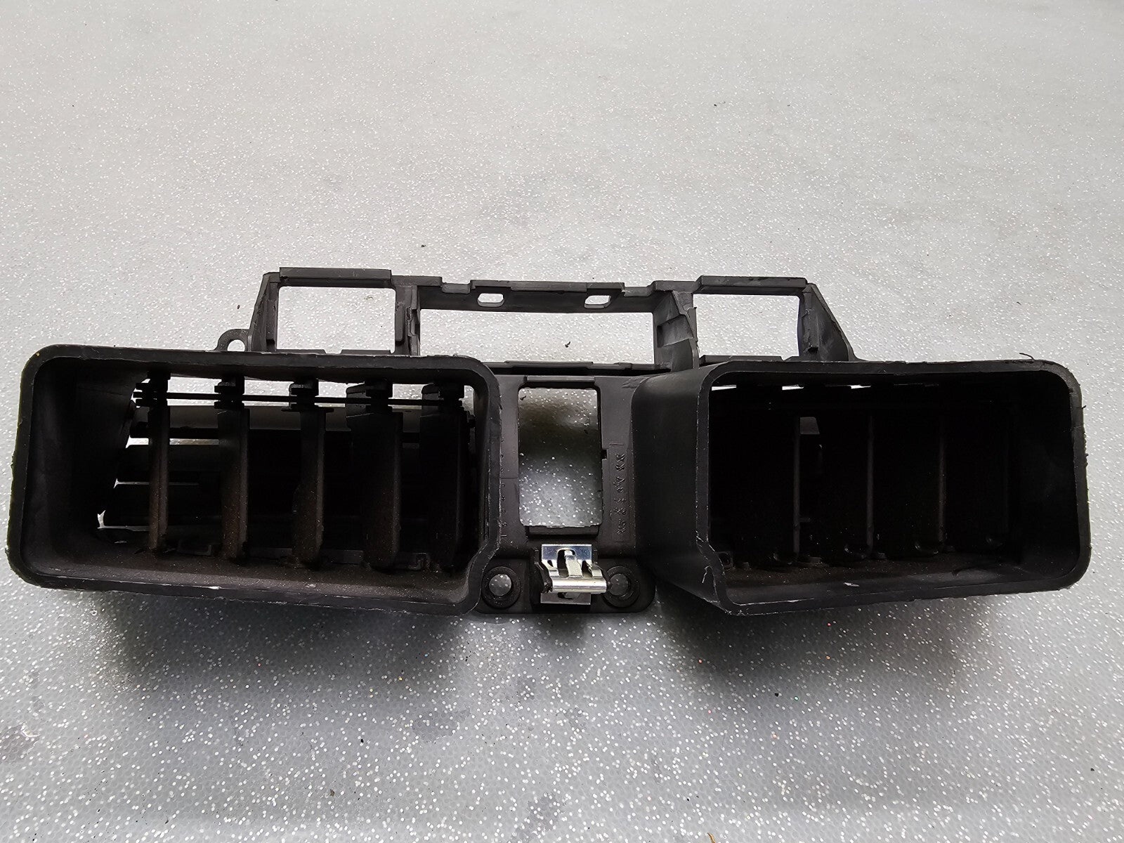 🔥05-06 Chevrolet Equinox Pontiac Torrent Front Dash Hazard AC Air Vent Grill