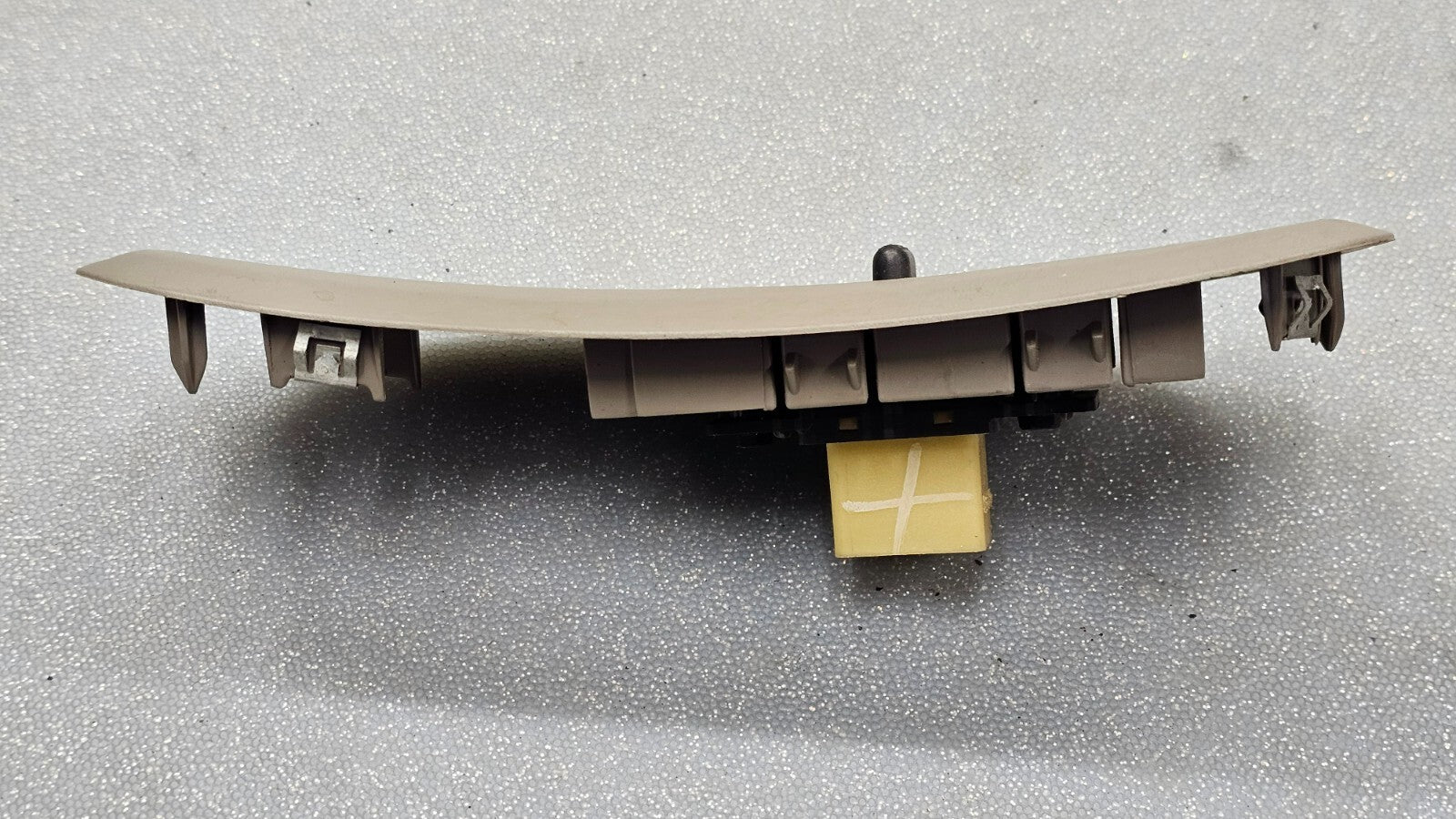 🔥01-07 Caravan Town Country Front Right Passenger Window Door Lock Switch Tan