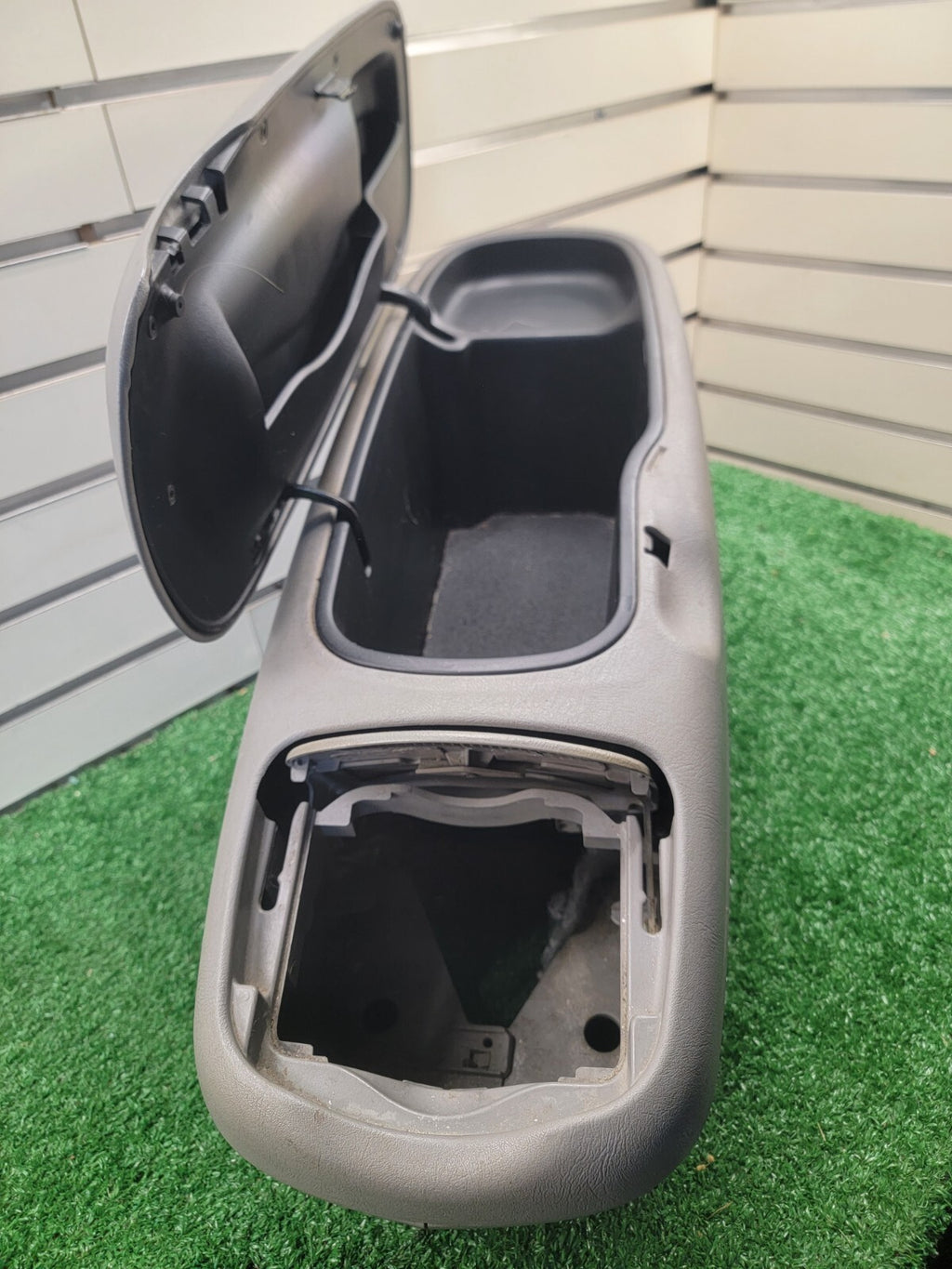 🔥95-99 CHEVY SILVERADO GMC C/K YUKON CENTER FRONT FLOOR CONSOLE CUPHOLDER GRAY