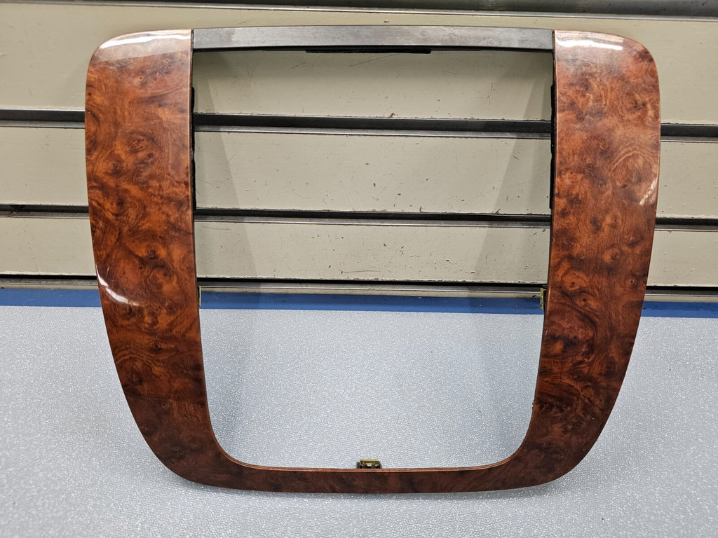 🔥07-13 SUBURBAN TAHOE YUKON CENTER DASH RADIO SUUROUND BEZEL TRIM ASSEMBLY WOOD