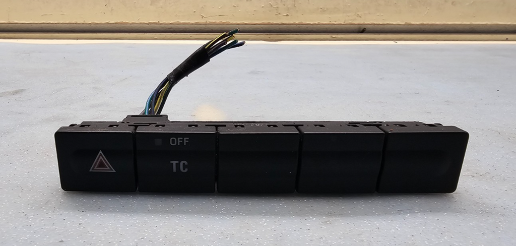 🔥05-07 FORD Five Hundred Hazard & Traction Control Dash Button