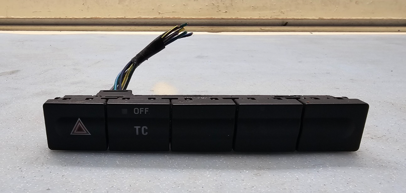 🔥05-07 FORD Five Hundred Hazard & Traction Control Dash Button