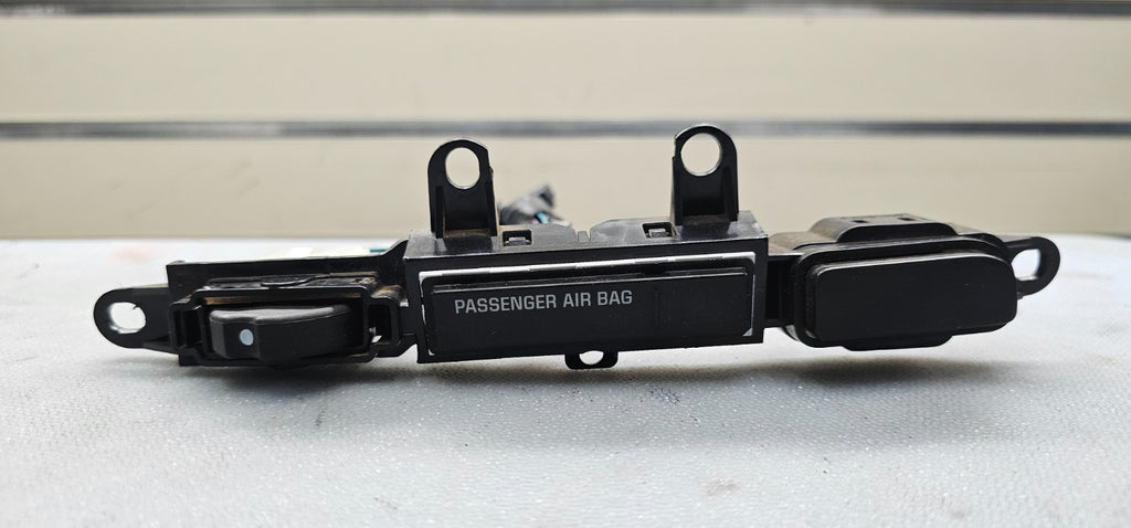 🔥06-24 Express Savana HAZARD INFO SWITCH DISPLAY PANEL PUSH BUTTON ASSEMBLY